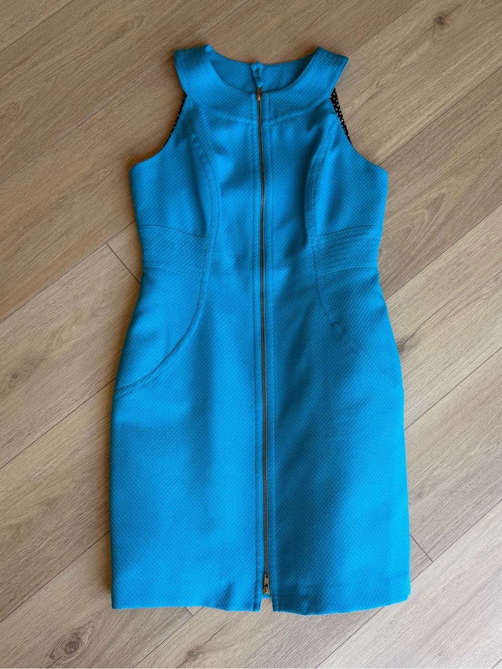Sleek Turquoise Zip-Front Midi Dress